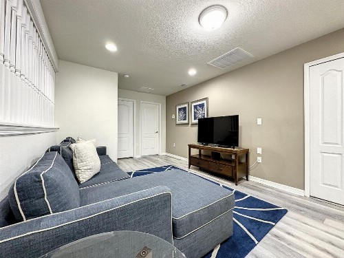 Windsor-5 Bed Townhouse w splashpool-3801WW - image 3