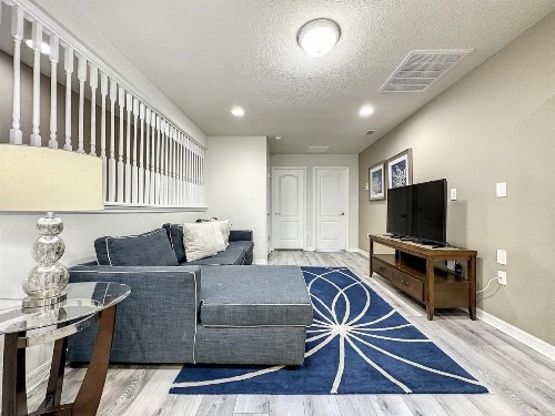 Windsor-5 Bed Townhouse w splashpool-3801WW - image 32
