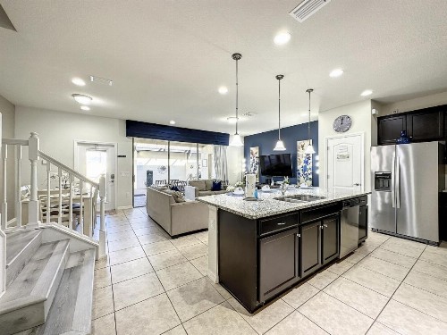 Windsor-5 Bed Townhouse w splashpool-3801WW - image 8
