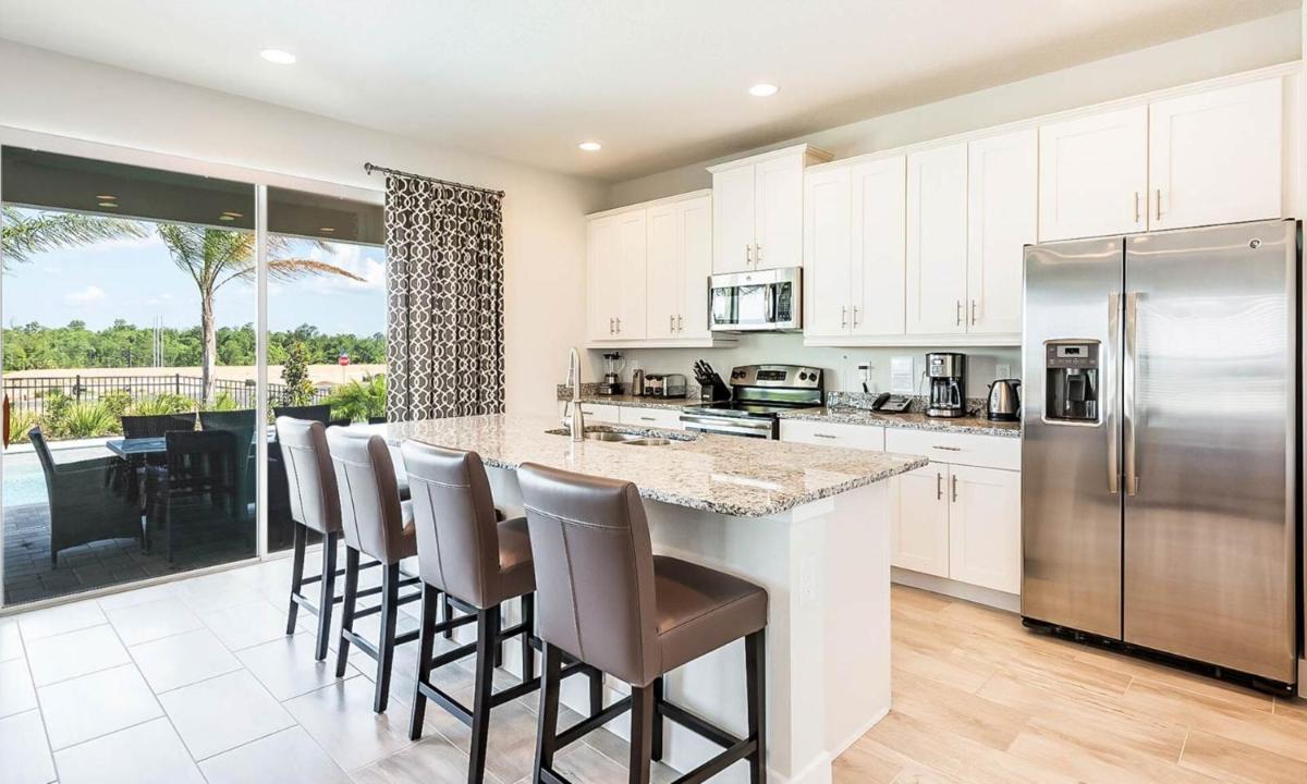 Rent Your Own Orlando Villa with Large Private Pool on Encore Resort at Reunion Orlando Villa 4373 - image 5