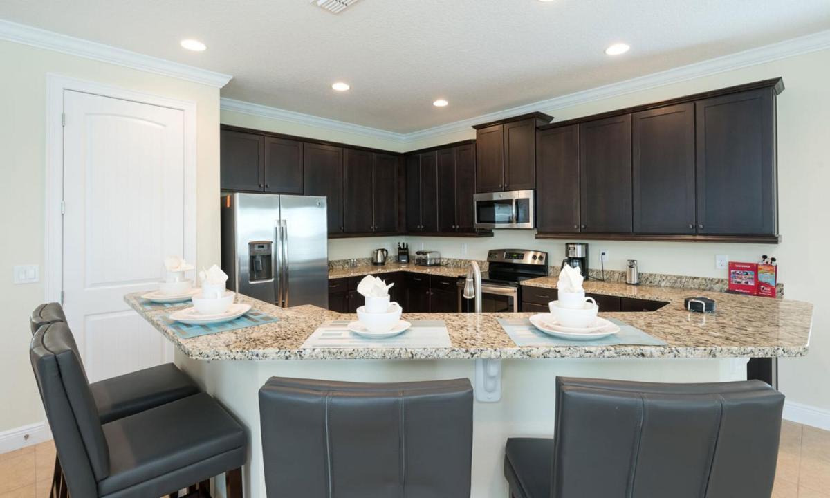 Rent Your Own Orlando Villa with Large Private Pool on Encore Resort at Reunion Orlando Villa 4374 - image 6