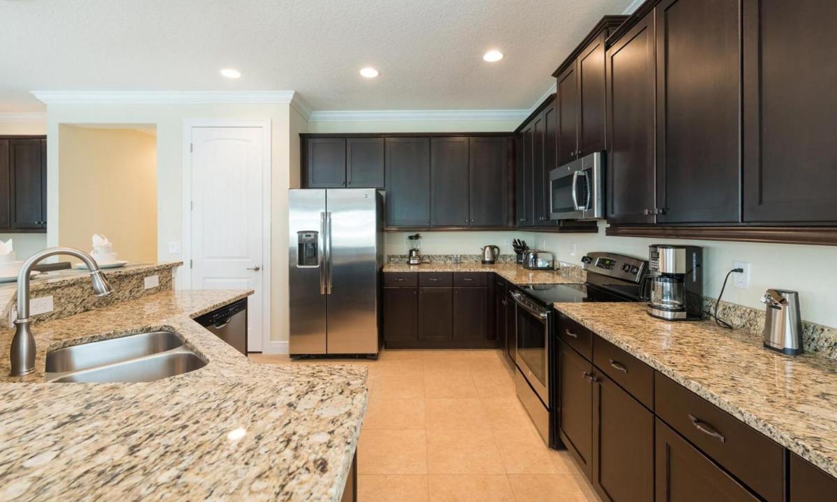 Rent Your Own Orlando Villa with Large Private Pool on Encore Resort at Reunion Orlando Villa 4374 - image 7