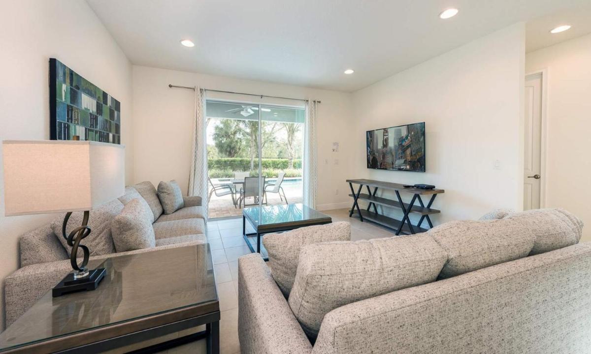 Luxury Villa with Private Pool on Encore Resort at Reunion Orlando Villa 4422 - image 2