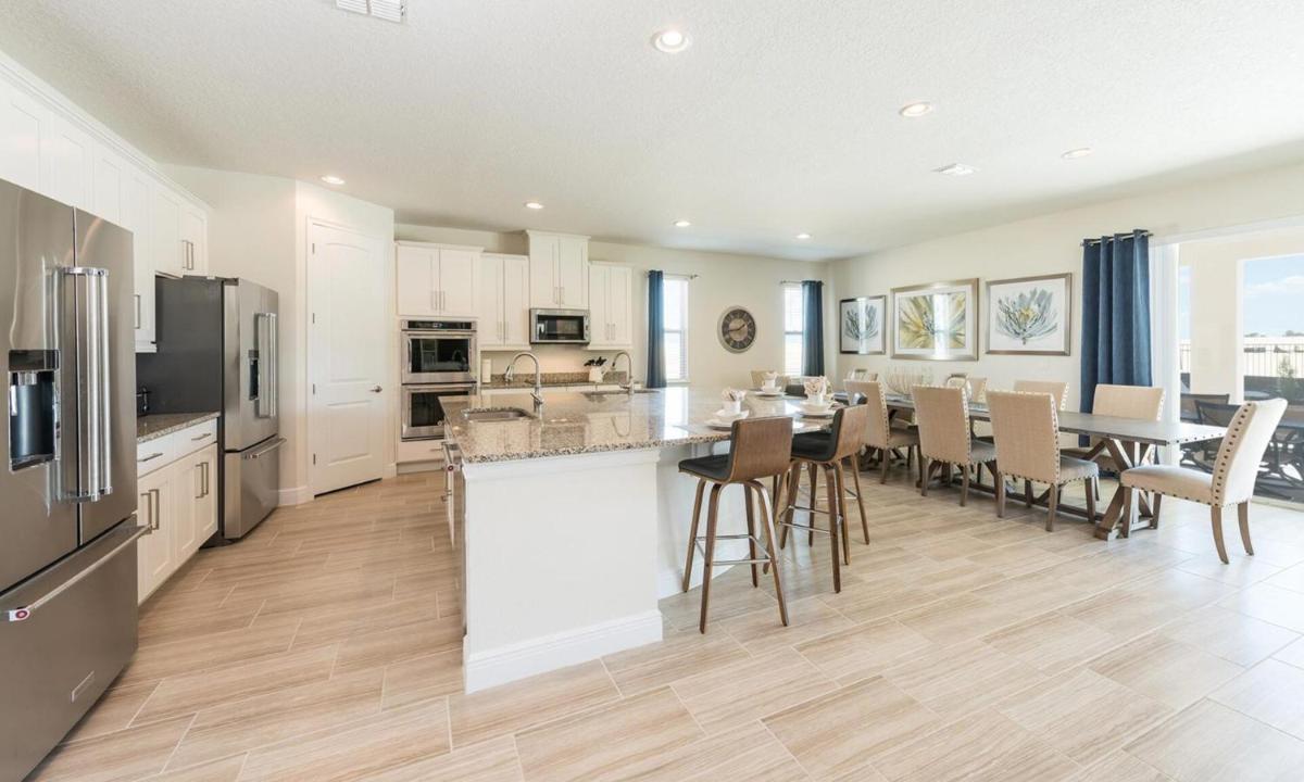 Rent Your Own Orlando Villa with Large Private Pool on Encore Resort at Reunion Orlando Villa 4415 - image 5