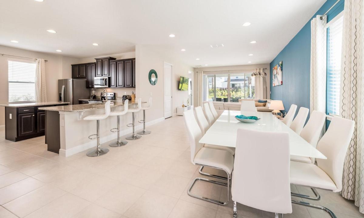 Beautiful Villa with first class amenities on Encore Resort at Reunion Orlando Villa 4478 - image 6