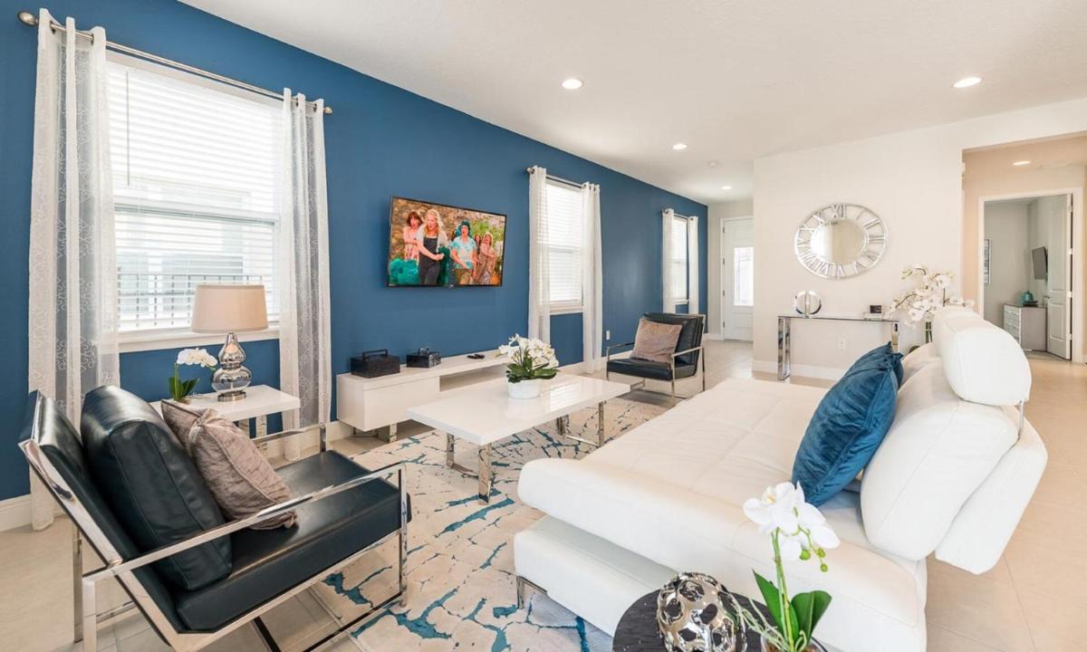 Luxury Private Villa with Large Pool on Encore Resort at Reunion Orlando Villa 4476 - image 4