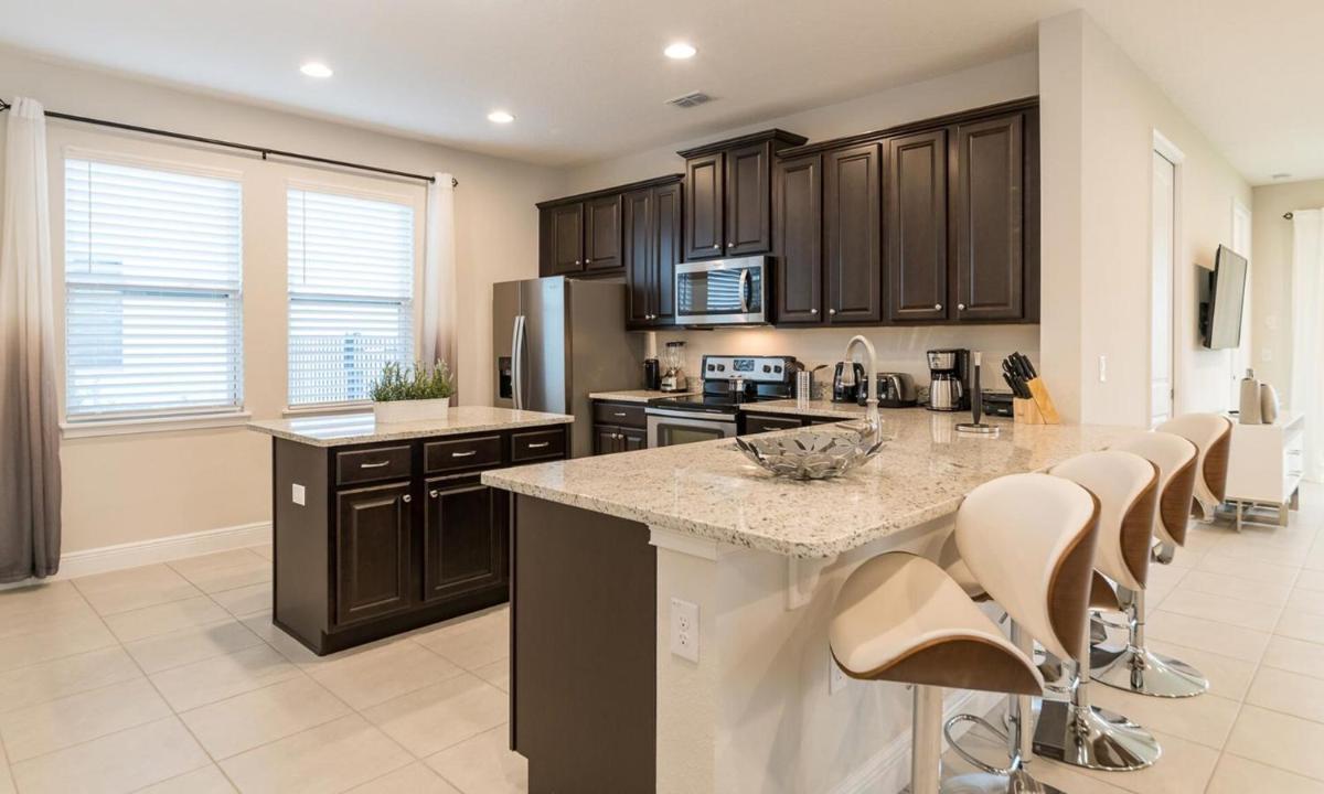 Rent this Luxury 5 Star Villa on Encore Resort at Reunion Orlando Villa 4475 - image 7