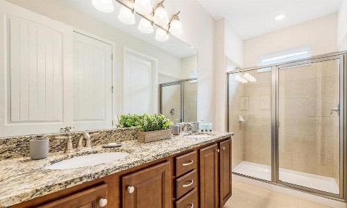 Rent this Luxury 5 Star Villa on Encore Resort at Reunion Orlando Villa 4515 - image 9