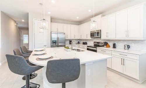 Rent the Perfect 5 Bedroom Villa on Encore Resort at Reunion Orlando Villa 4520 - image 6