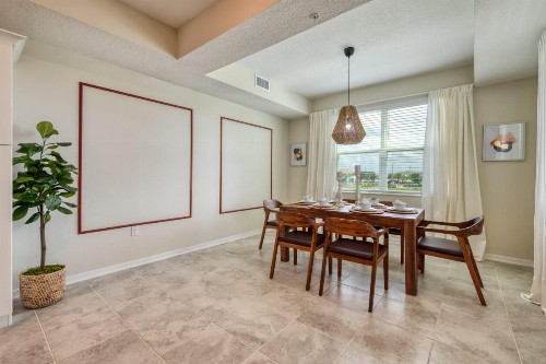 Super Sophisticated 2 bed apartment 10 minutes from Disney parks - image 6