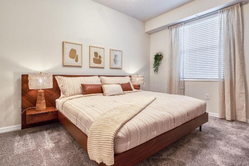 Super Sophisticated 2 bed apartment 10 minutes from Disney parks - image 9