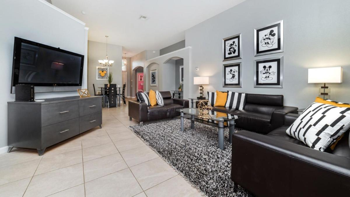 Beautiful 5 Star Villa with Private Pool on the Prestigious Windsor Palms Resort Orlando Villa 4886 - image 4