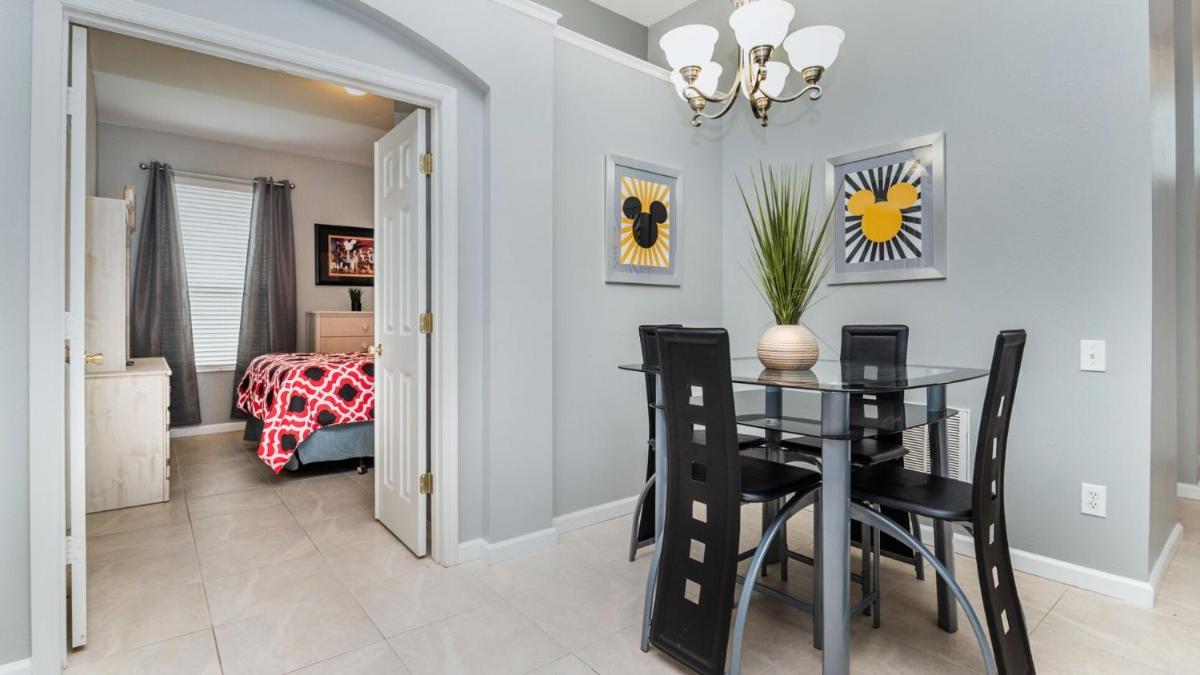 Beautiful 5 Star Villa with Private Pool on the Prestigious Windsor Palms Resort Orlando Villa 4886 - image 6
