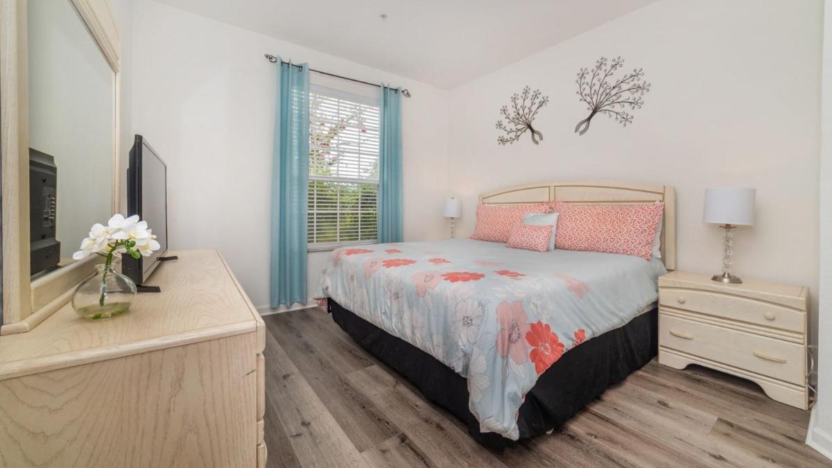 Rent the Perfect 2 Bedroom Condo on Windsor Palms Resort Orlando Condo 4801 - image 5