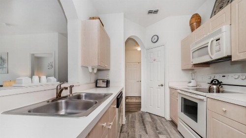 Rent the Perfect 2 Bedroom Condo on Windsor Palms Resort Orlando Condo 4801 - image 6