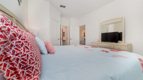 Rent the Perfect 2 Bedroom Condo on Windsor Palms Resort Orlando Condo 4801 - image 7