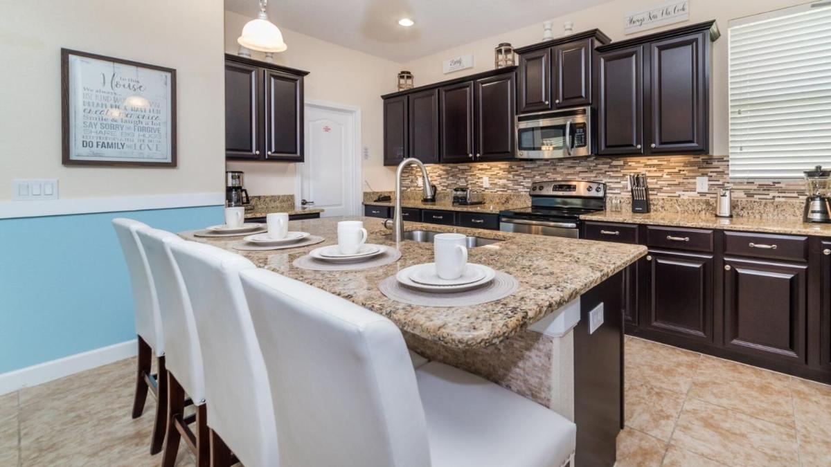 Rent the Perfect 5 Bedroom Villa on Paradise Palms Resort Orlando Villa 4816 - image 4