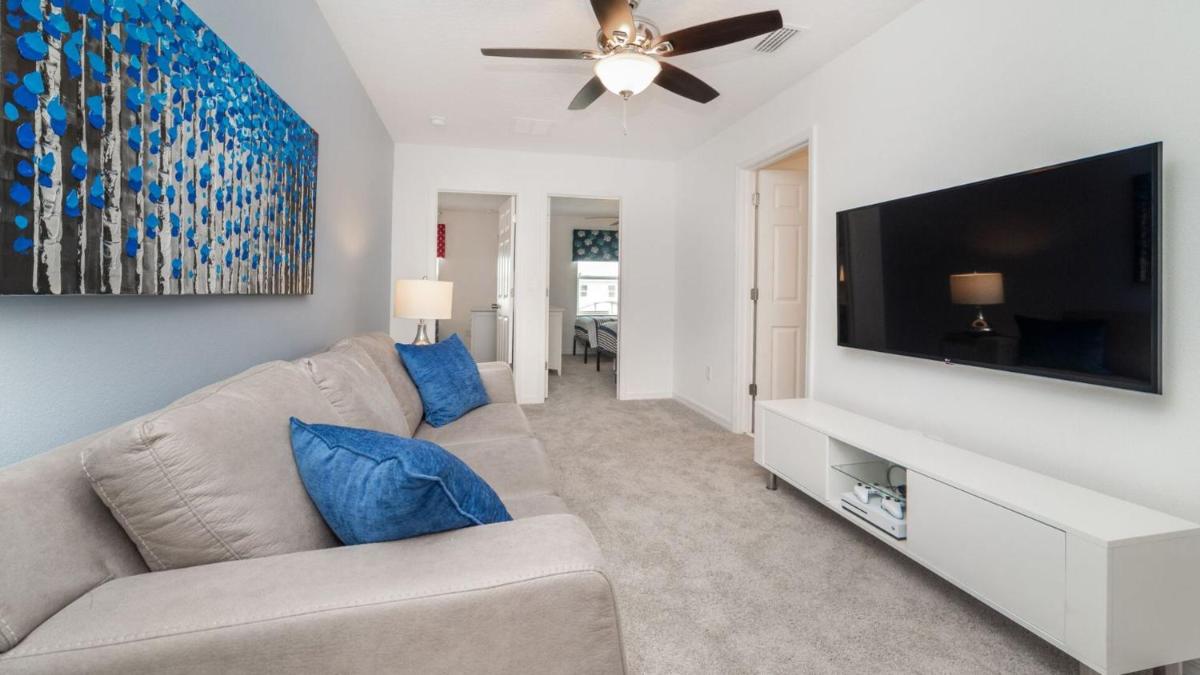 Rent this Luxury 5 Star Townhome on Solara Resort Orlando Townhome 4827 - image 7