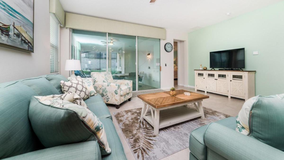 Rent Your Own Exclusive Villa with Large Private Pool on Solara Resort Orlando Villa 4992 - image 5