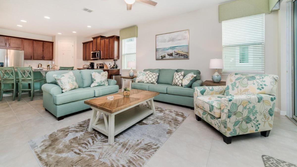 Rent Your Own Exclusive Villa with Large Private Pool on Solara Resort Orlando Villa 4992 - image 7