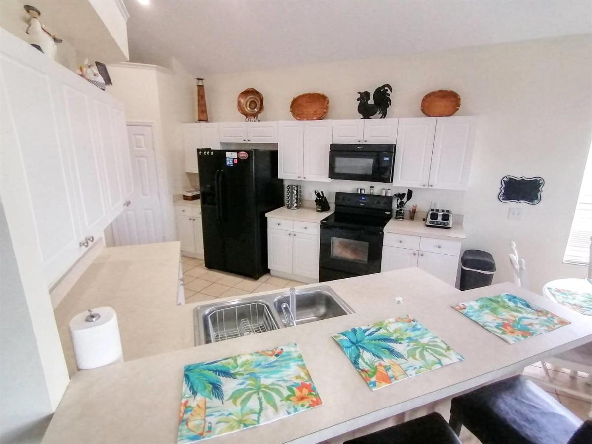 SP8143 - Fabulous 6 Bedroom Pool Home with conservation view at Windsor Palms close to Disney World - image 7