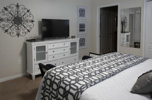 FROZEN Retreat with Private Pool & Baby Gear near Disney World - image 11