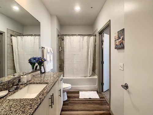 King Bed and Great Amenities! - image 8