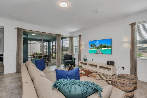 8916 Caroline Bay Court - image 3