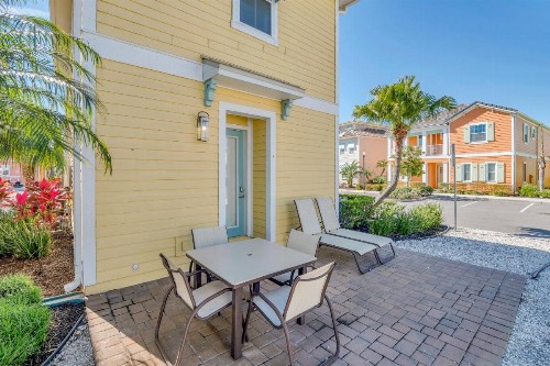8025 Flip Flop Way - image 5