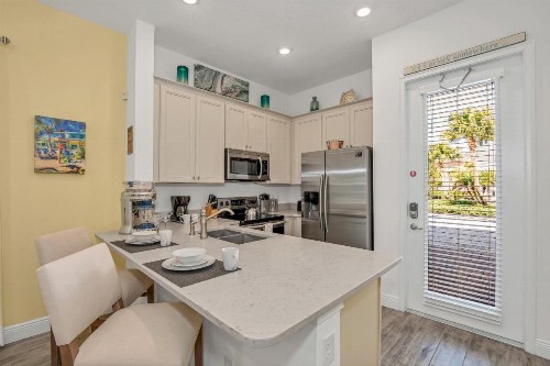 8025 Flip Flop Way - image 7