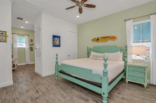 8025 Flip Flop Way - image 8