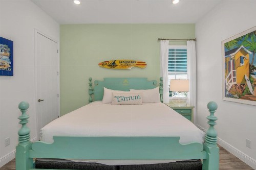 8025 Flip Flop Way - image 9