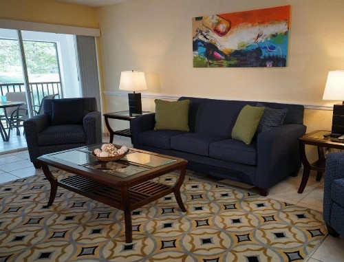 Immaculate and Convenient Villa in Sunny Kissimmee - Two Bedroom #1 - image 10
