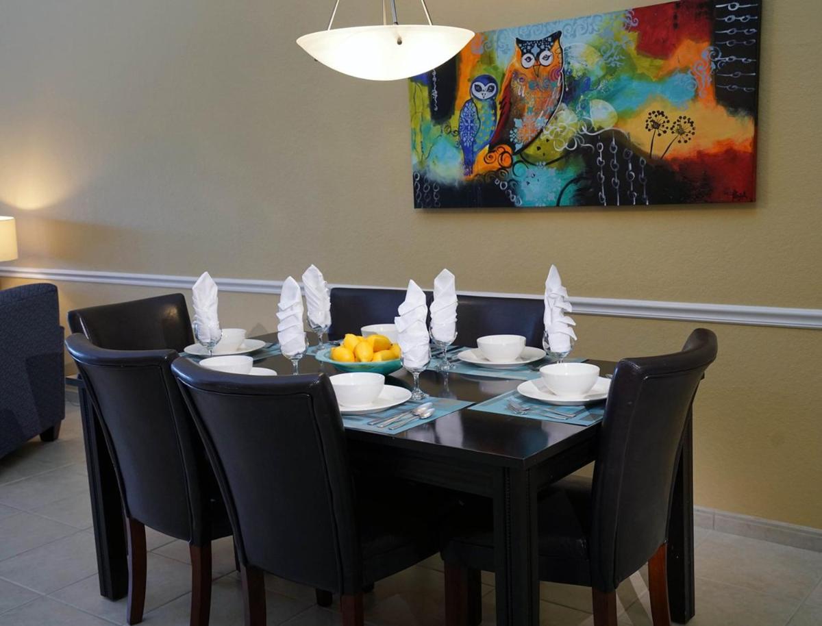 Immaculate and Convenient Villa in Sunny Kissimmee - Two Bedroom #1 - image 2