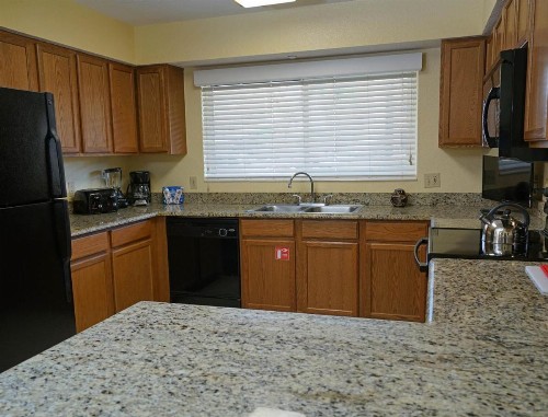 Immaculate and Convenient Villa in Sunny Kissimmee - Two Bedroom #1 - image 3