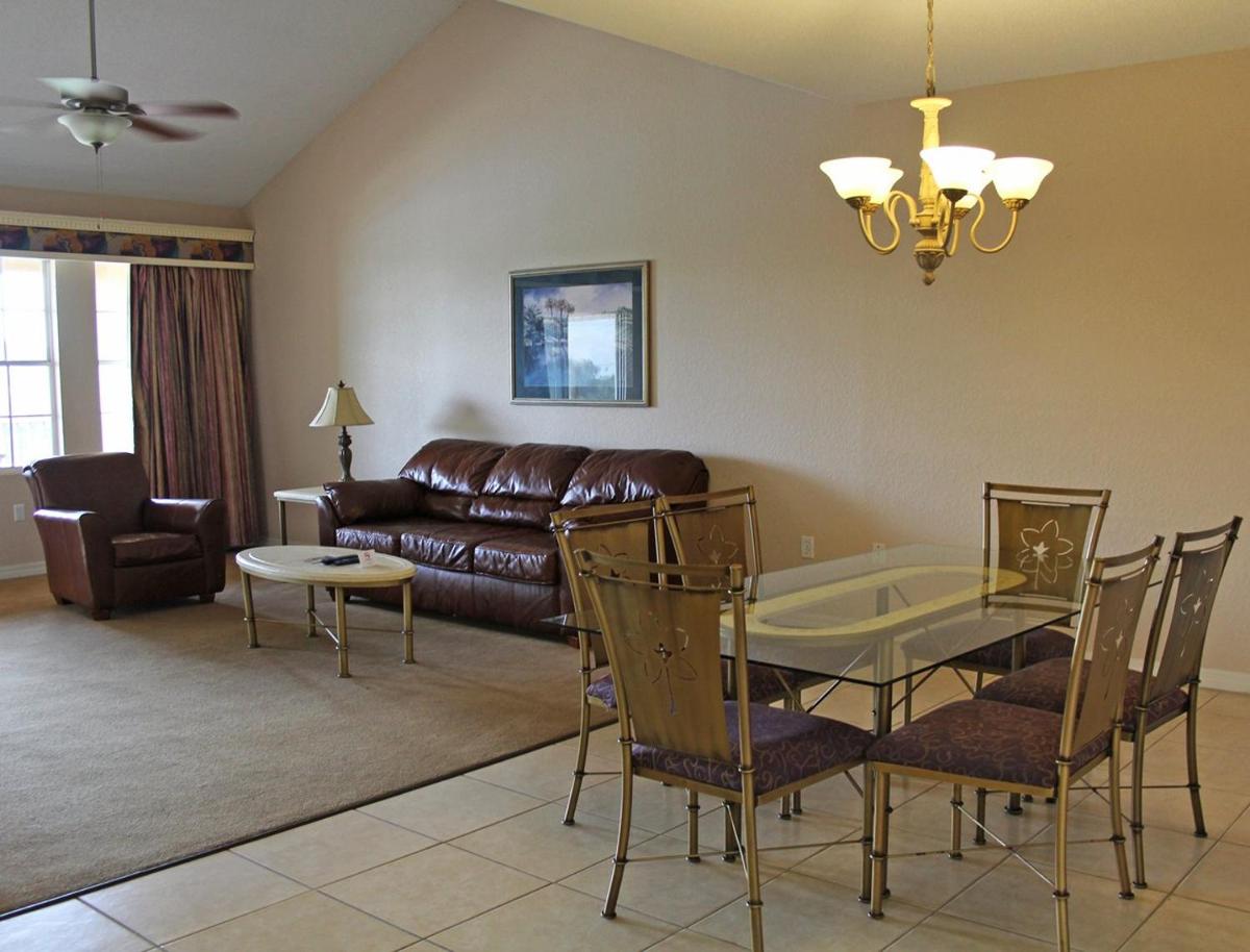 Holiday Villa at Florida's Beautiful Tropical Landscape - Two Bedroom #1 - image 6