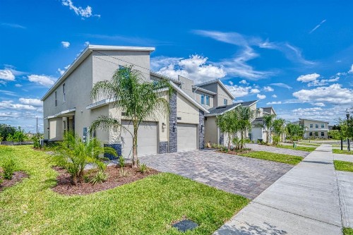 Super nice 2 bed condo 10 minutes from Disney - image 1