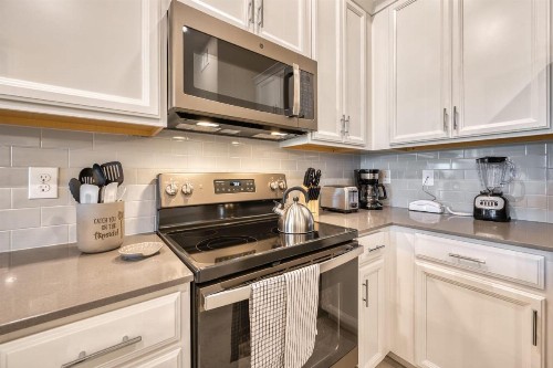 Super nice 2 bed condo 10 minutes from Disney - image 7