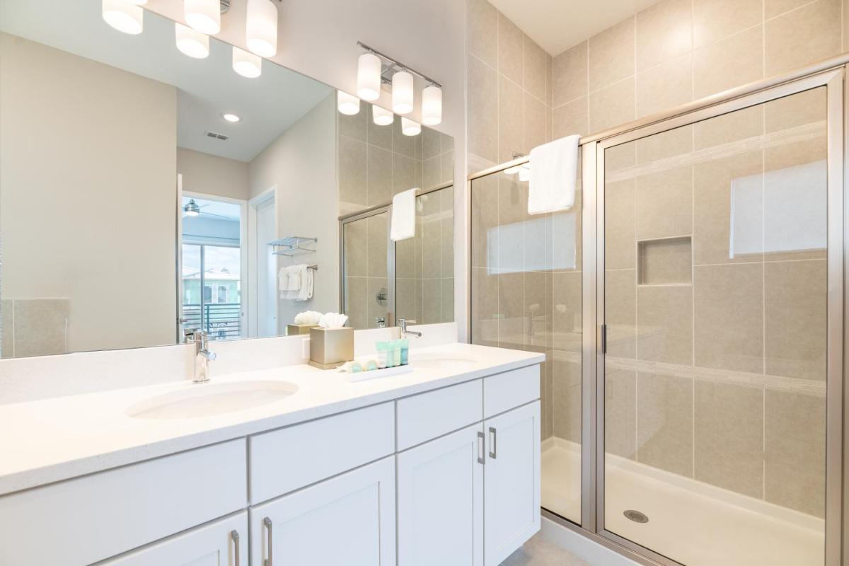 Superb 8 Bedroom Home at Bears Den with Private Pool near Disney 960JN - image 5