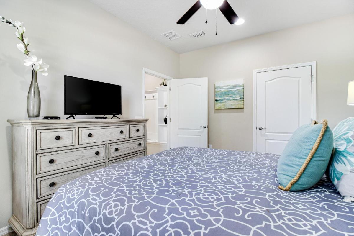 Blue Paisley - Windsor at Westside - image 2