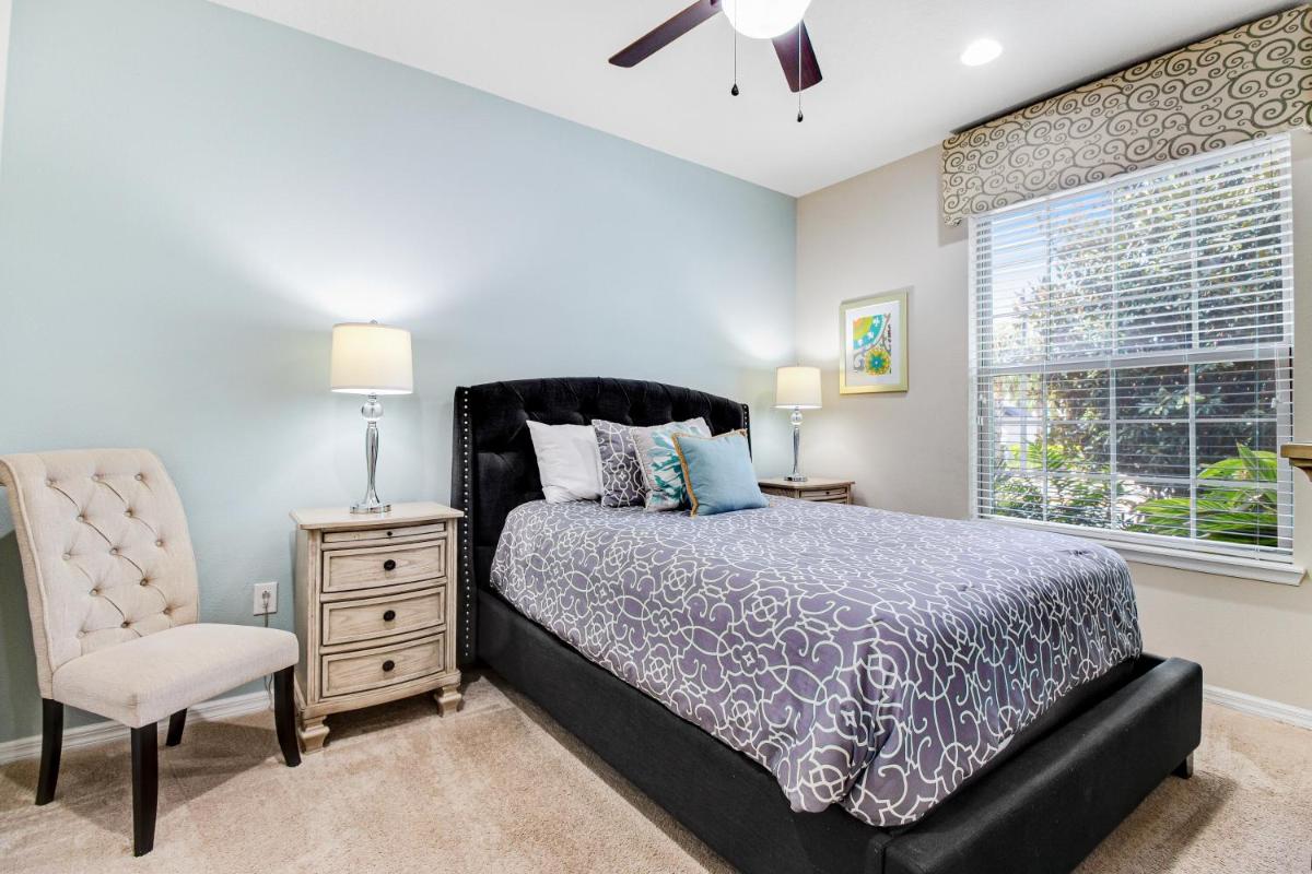 Blue Paisley - Windsor at Westside - image 3
