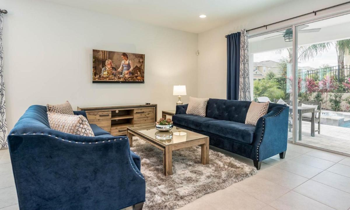Rent the Perfect 8 Bedroom Villa on Encore Resort at Reunion Orlando Villa 4426 - image 6
