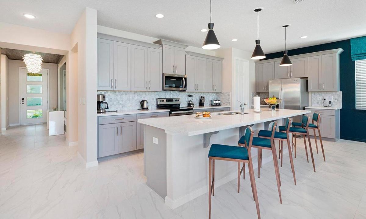 Rent the Perfect 8 Bedroom Villa on Solara Resort Orlando Villa 4723 - image 7