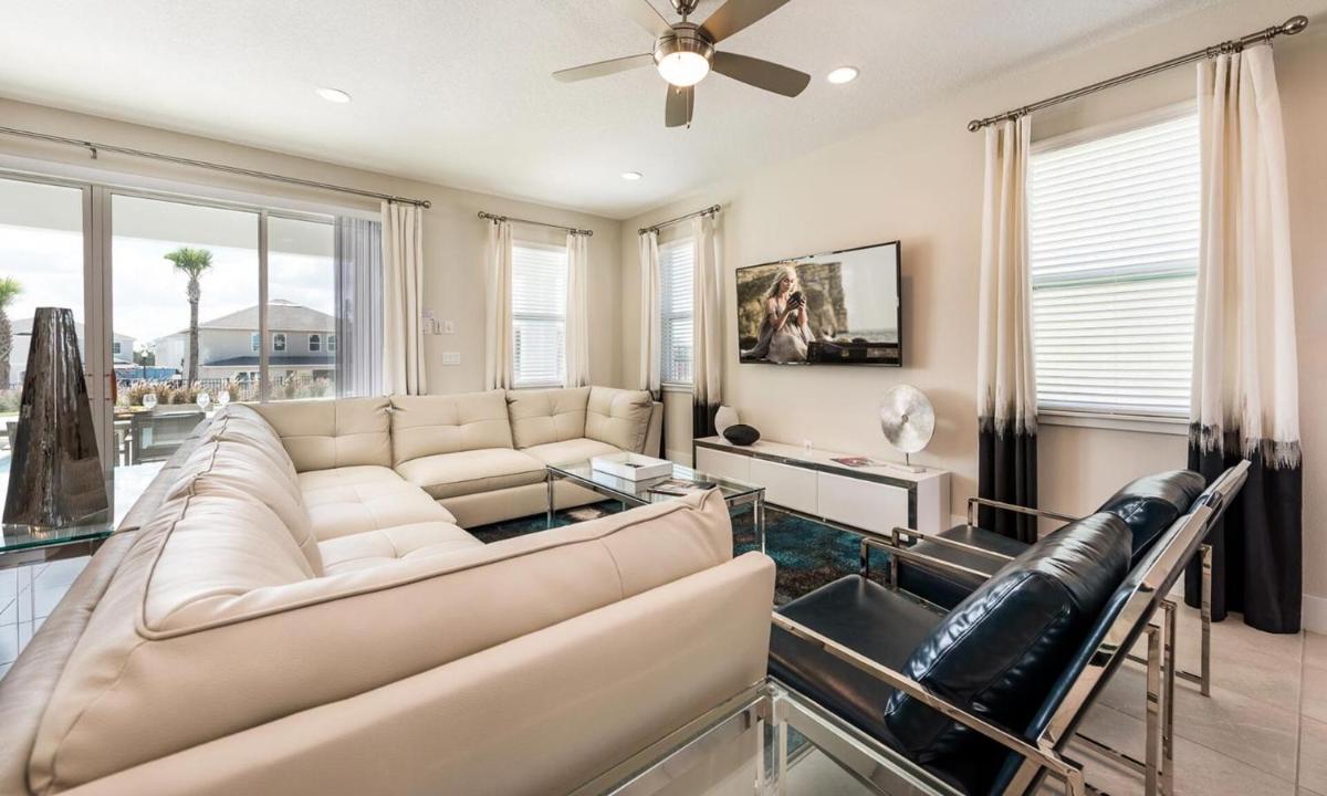 Beautiful Villa with first class amenities on Encore Resort at Reunion Orlando Villa 4708 - image 6
