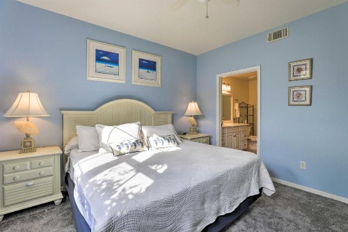 Colorful Condo with Pool Access and More 6 Mi to Disney - image 13