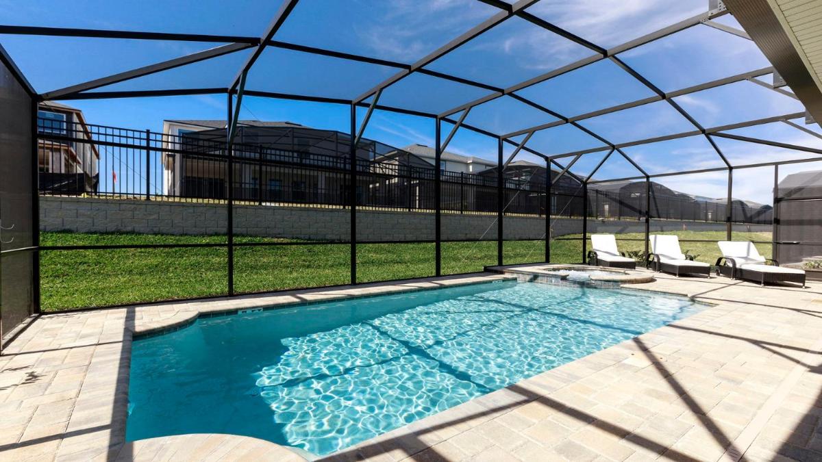 Spacious 9BR Family Villa INCLUSIVE CLUBHOUSE - image 6