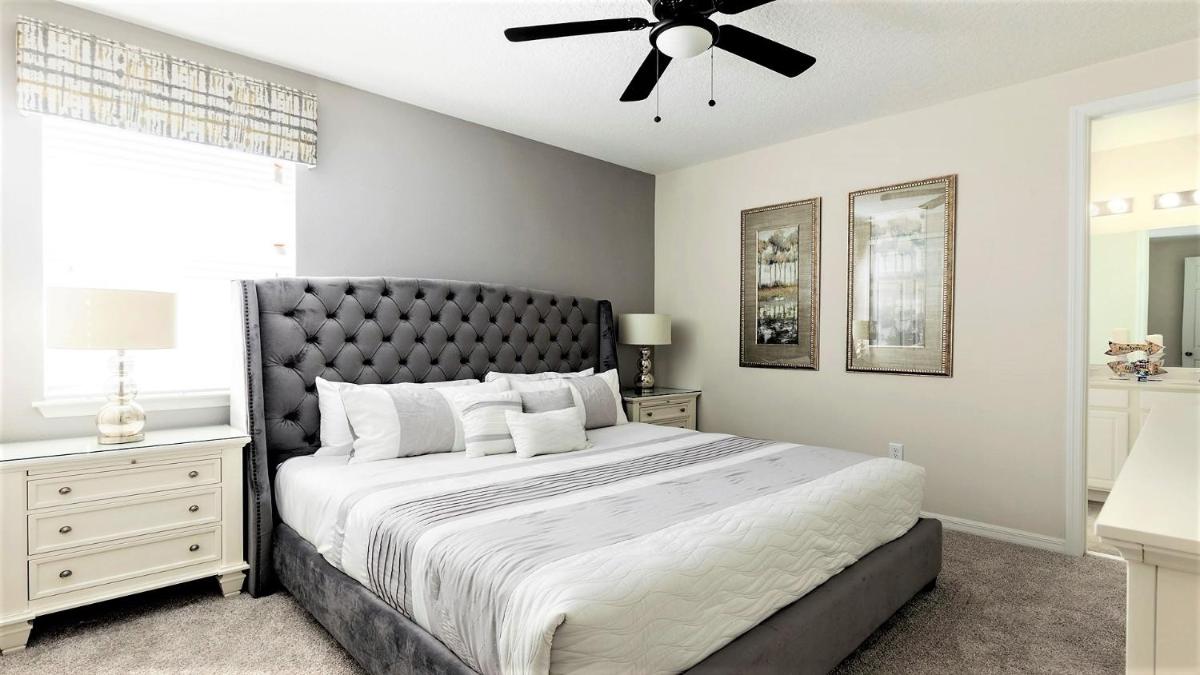 Spacious 9BR Family Villa INCLUSIVE CLUBHOUSE - image 7