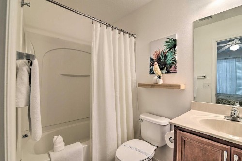 Classy Kissimmee Townhome about 2 Mi to Disney! - image 13
