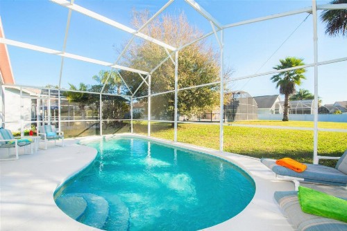 Honey Pot Villa- 4 bedrooms with a private pool- Close to Disney! - image 3