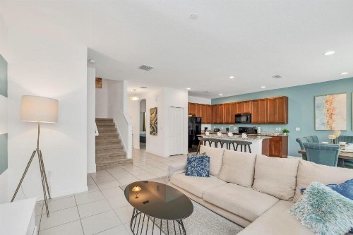 6BR Resort Home - Near Disney - Private Pool and Hot Tub! - image 9